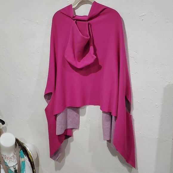 Chicos 4 Way Travel Wrap Cape in Reversible Pink One Size Fits Most - Picture 9 of 16